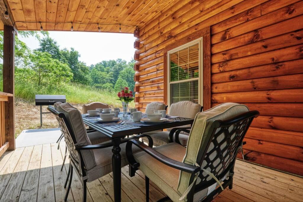 Adventure Retreat/Cabin/Pool+Hot Tub/Game Room+Theater Sevierville Exterior photo